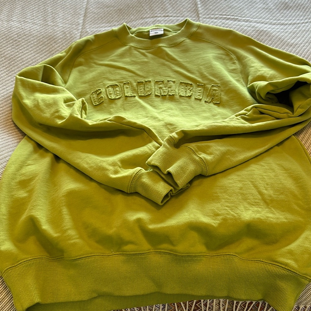 Columbia sweatshirt
